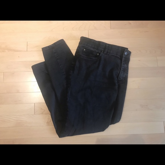 Mid-rise Skinny Jeans - Picture 2 of 5